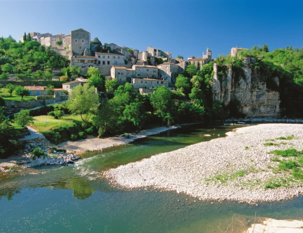 balazuc-vue-village-et-riviere